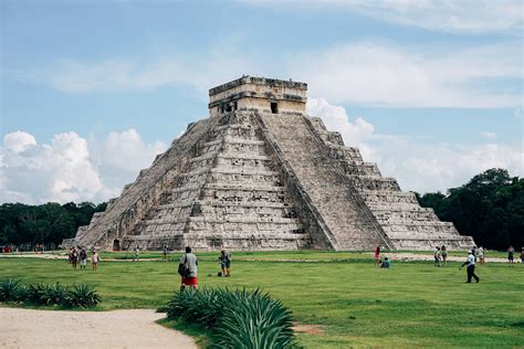 De Erovering van Chichén Itzá: Een Maya-Stad Voorbestemd voor Grootheid en Ondergang